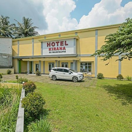 Oyo 92483 Hotel Kirana Salatiga Exteriör bild