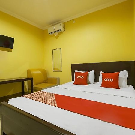 Oyo 92483 Hotel Kirana Salatiga Exteriör bild