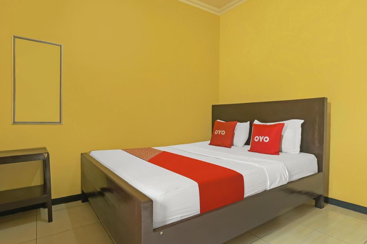 Oyo 92483 Hotel Kirana Salatiga Exteriör bild