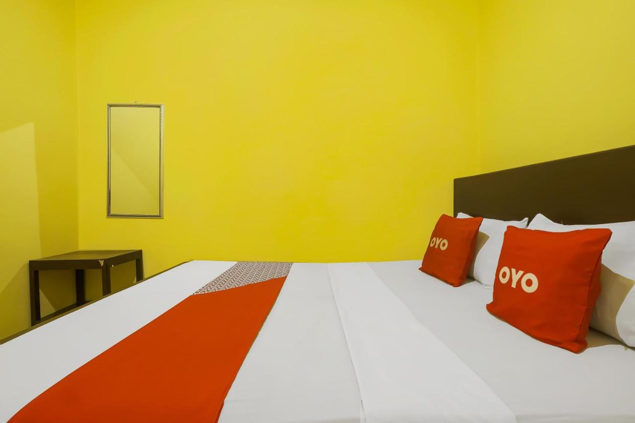 Oyo 92483 Hotel Kirana Salatiga Exteriör bild
