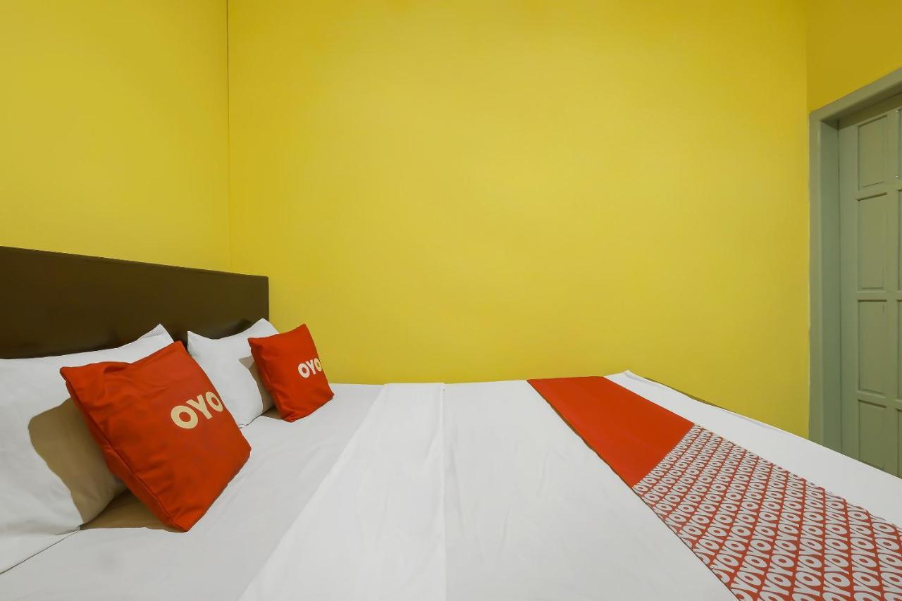 Oyo 92483 Hotel Kirana Salatiga Exteriör bild