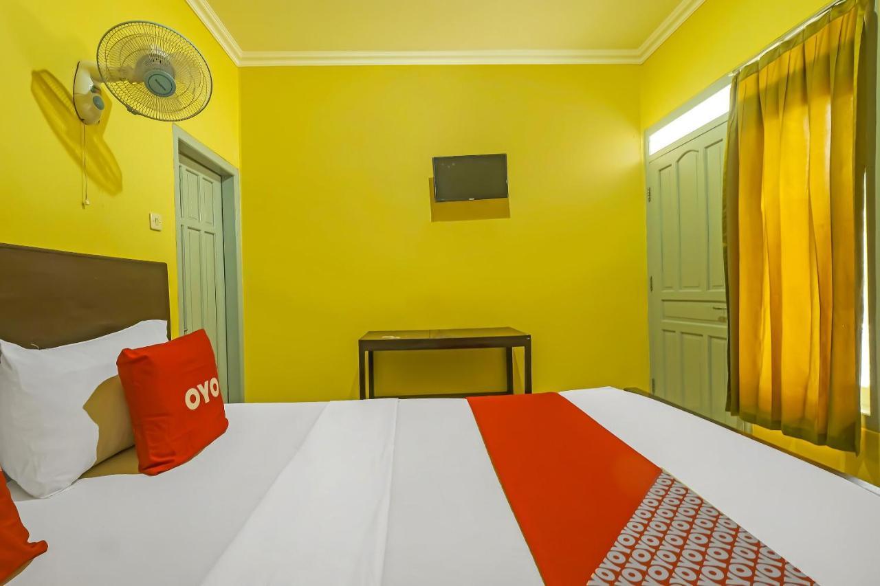 Oyo 92483 Hotel Kirana Salatiga Exteriör bild